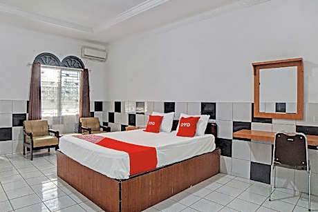 OYO 92579 Hotel Mutiara