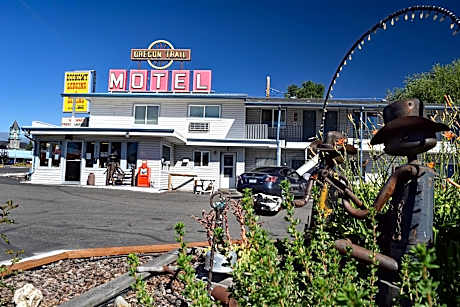 Oregon Trail Motel and Restaurant