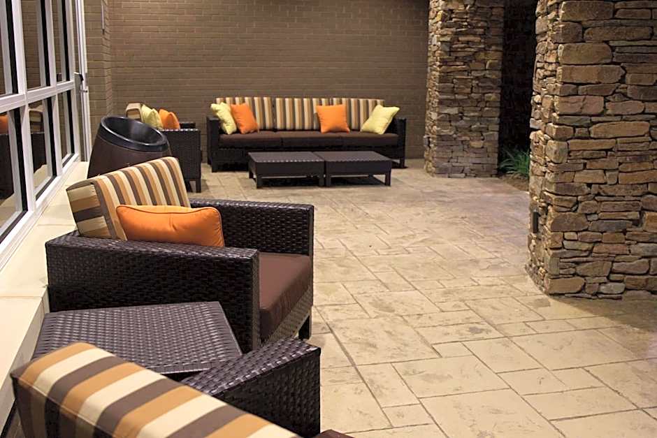 Courtyard by Marriott Asheville Airport
