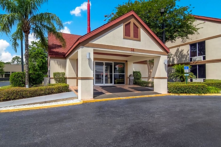 Red Roof Inn & Suites Brunswick I-95