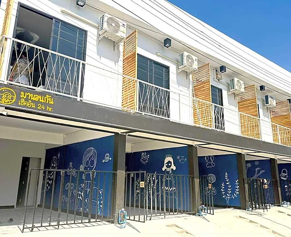 Photo 1 of 9 of Manonkan Hotel
