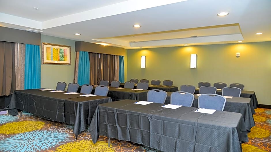 Holiday Inn Express Hotels & Suites Cuero, an IHG Hotel