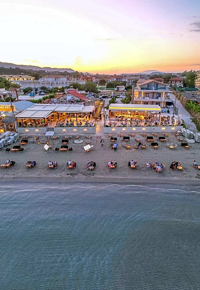 Horizon Apartments - Beachfront Luxury, by ZanteWize