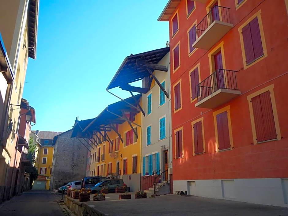 Hôtel Du Cheval Blanc Barcelonnette