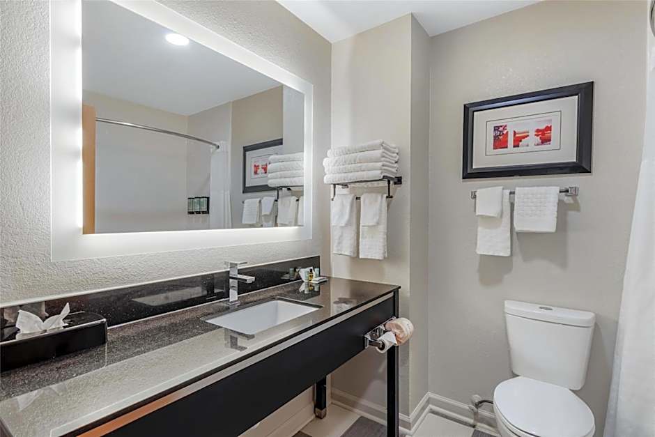 Best Western Commerce Inn