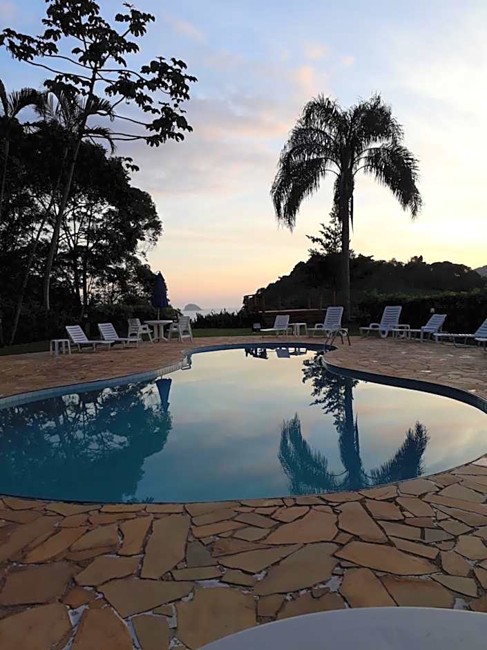 Chalé Praia Boiçucanga wi fi piscina Village Mirante Litoral Norte SP