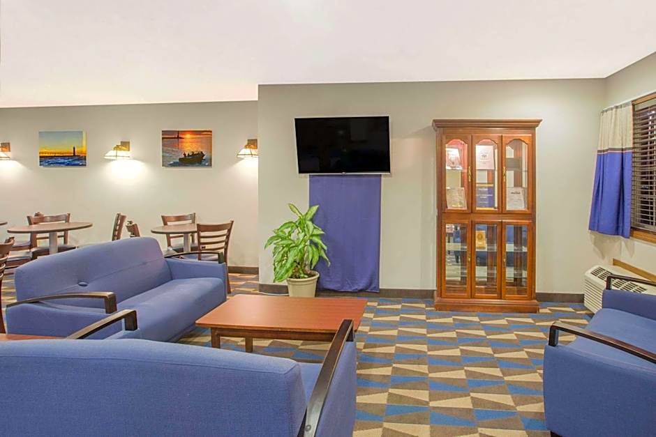 Microtel Inn & Suites by Wyndham Manistee