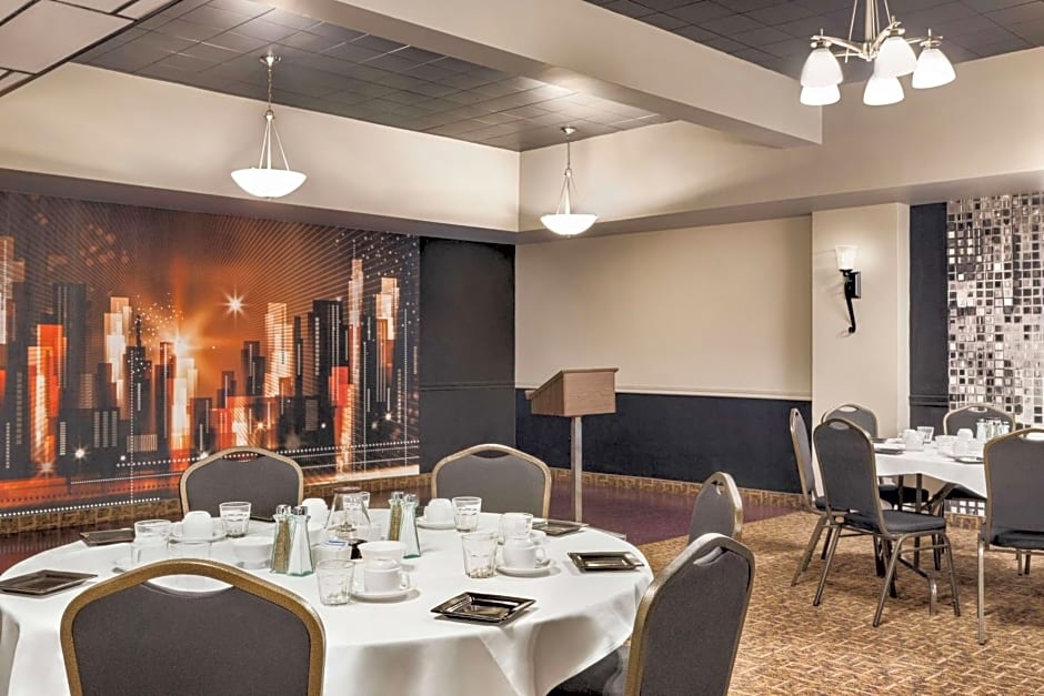 Super 8 by Wyndham Sarnia ON
