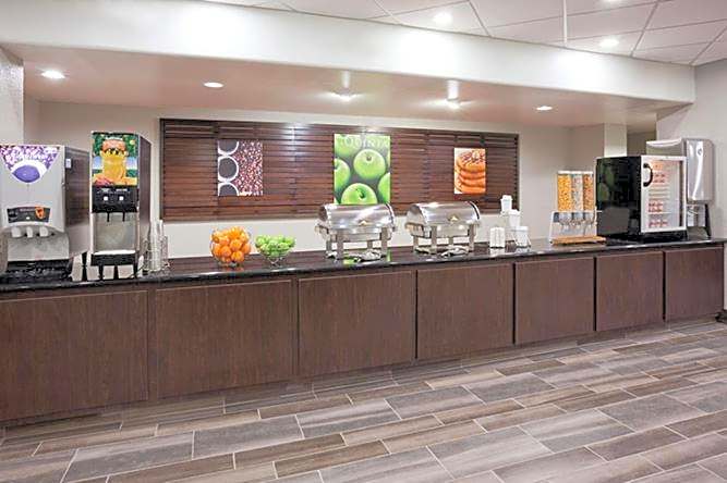 La Quinta Inn & Suites by Wyndham Clifton Park