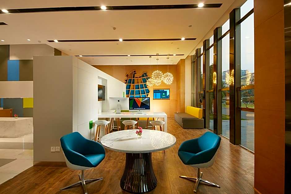 Holiday Inn Express Leshan City Square By IHG