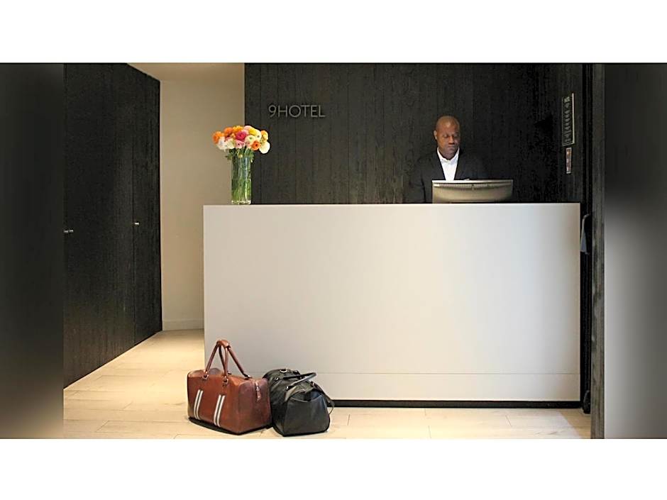 9hotel Opera