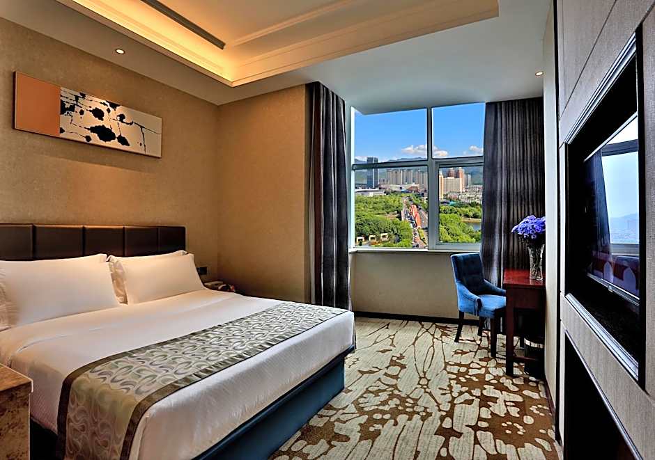 Yiwu Zhonglian Kaixin Hotel