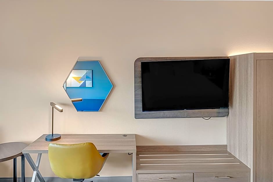 Holiday Inn Express & Suites Fort Walton Beach - Eglin Area By IHG