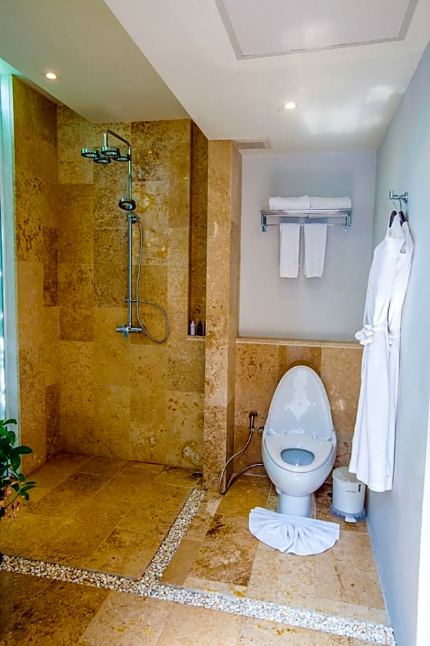 KC Beach Club & Pool Villas