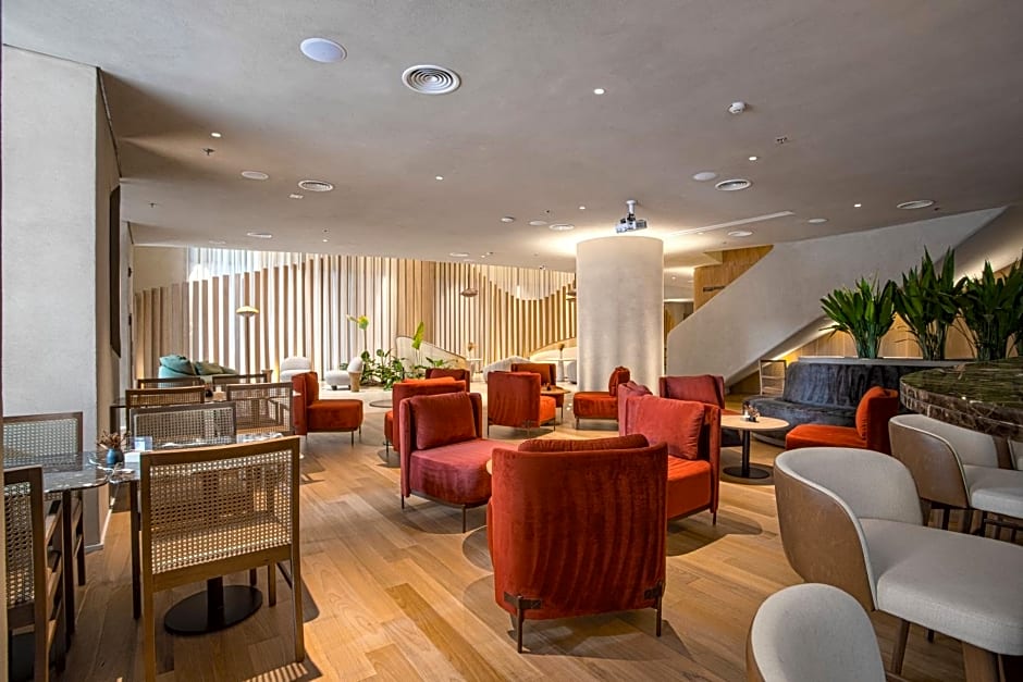 QOYA Hotel Curitiba, Curio Collection by Hilton