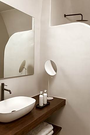 Grand Cave Suite with Panoramic View and Hot Tub