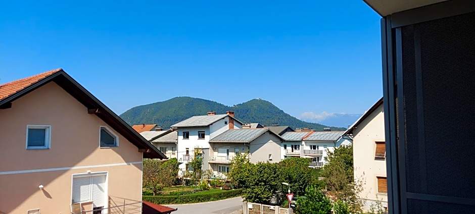 Apartments & Burgers REZIDENCA PIPANOVA