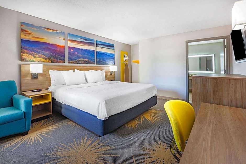 Days Inn by Wyndham Roanoke/Hollins Near I-81