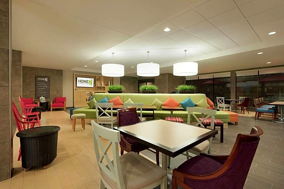 Home2 Suites By Hilton Milwaukee Airport, WI