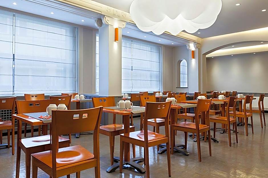 Timhotel Opera Blanche Fontaine