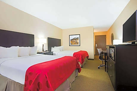 Queen Room with Two Queen Beds - Non-Smoking
