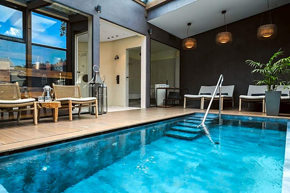 Frost Boutique Hotel