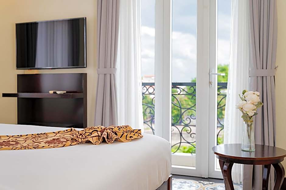 Hoi An Canal House Riverside by Haviland