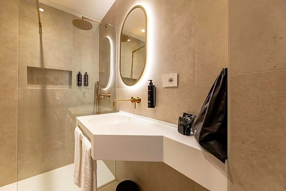 Hi Hotels Sirmione - Lakeview Pool