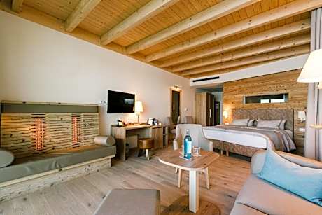 Double Room with Spa and Lake View