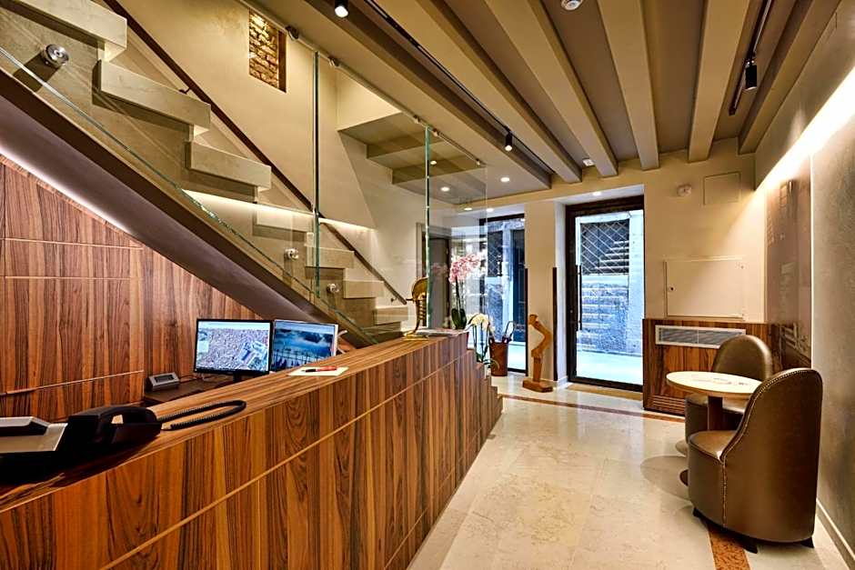 Rosa Salva Hotel