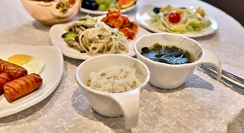 H Avenue Gwanganri Beach