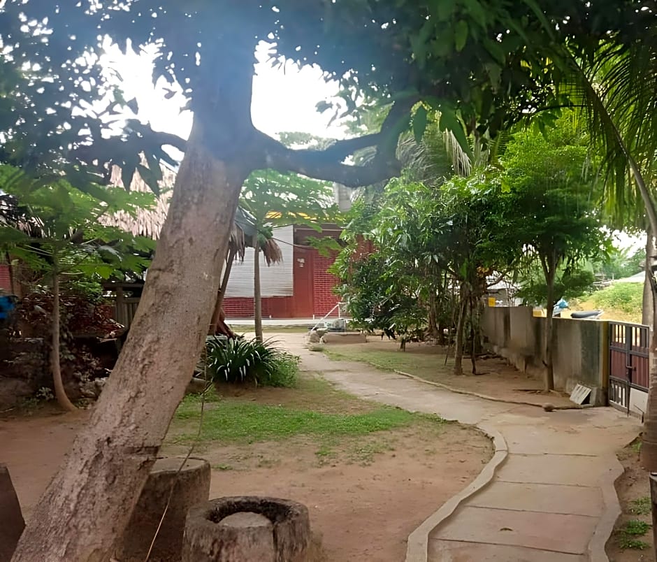 Hotel O Penginapan Putri Asih Sawarna