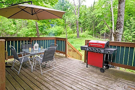 Cozy Cabin in the Forest w BBQ Firepit and More