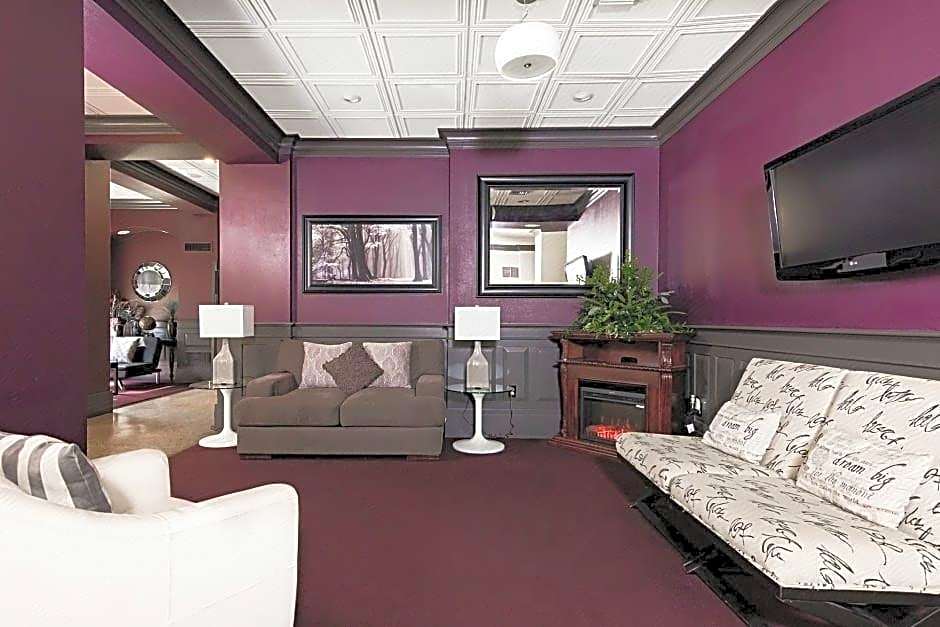 LaSalle Boutique Hotel and The Downtown Elixir and Spirits