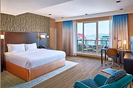 1 Bedroom Penthouse Suite, 1 King, Sofa bed, Top floor