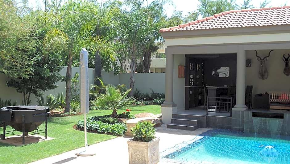 Casa Flora Guesthouse