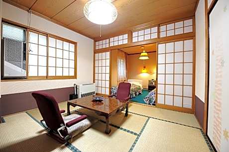 Room with Tatami Area and Shared Bathroom - Annex