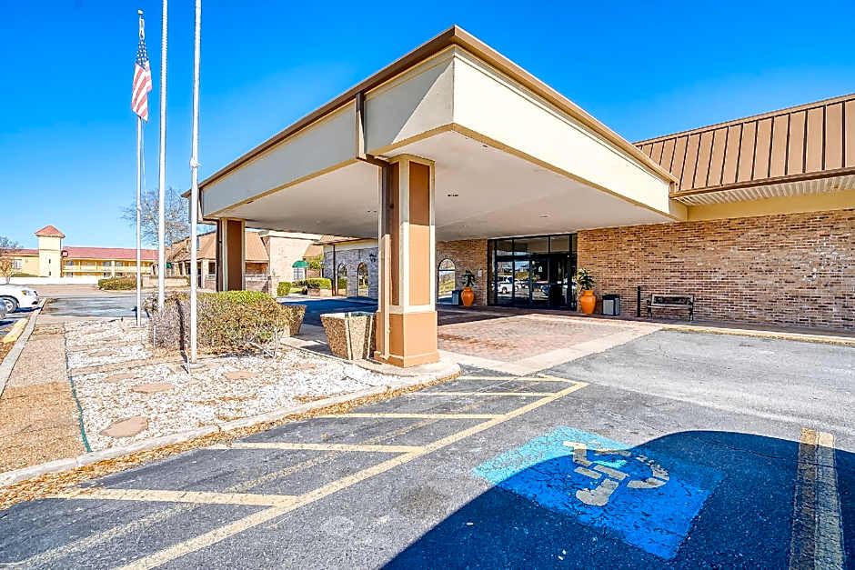OYO Hotel Monroe LA I-20