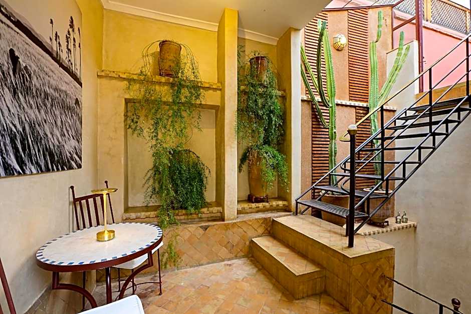 Riad 92 - Architect's Riad in the Exclusive Dar El Bacha