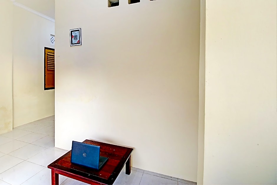 OYO Life  92953 Nirmala Kost