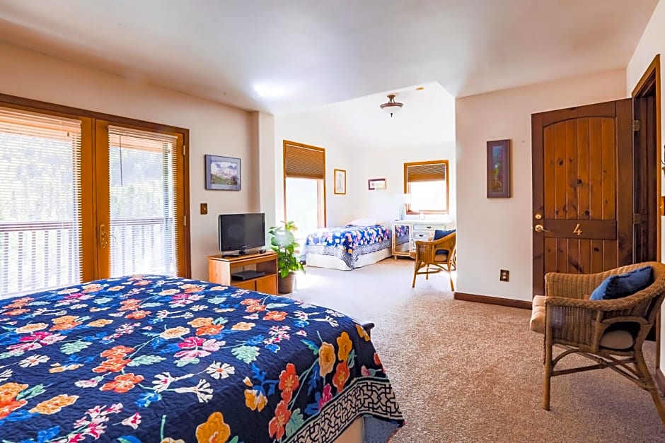 Inn at Tern Lake
