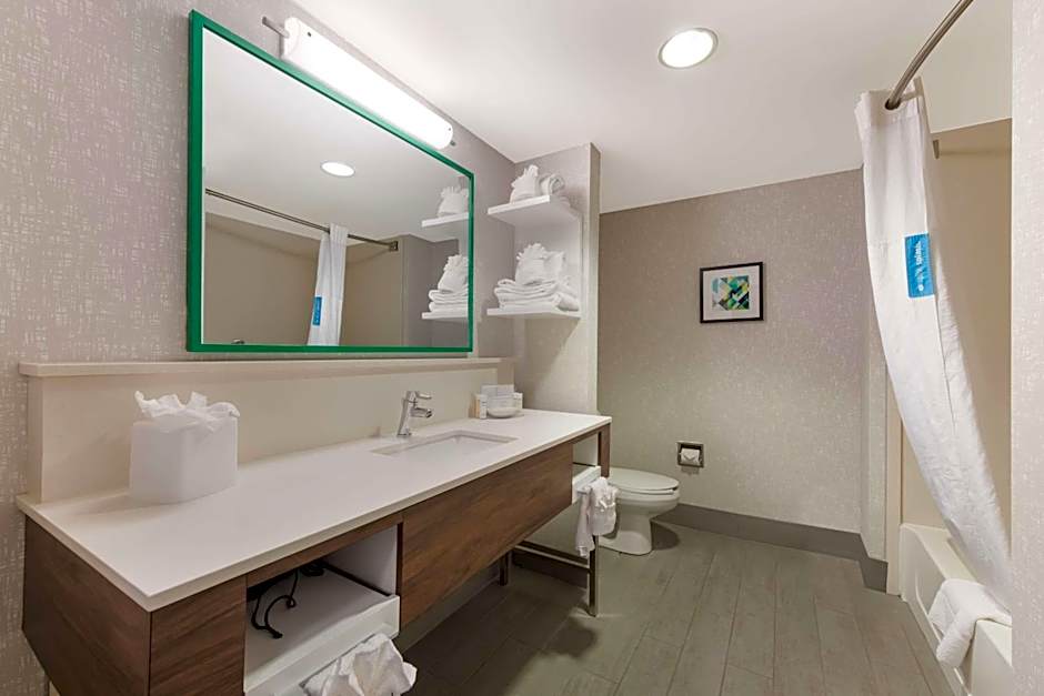 Hampton Inn By Hilton & Suites Charlotte-Airport