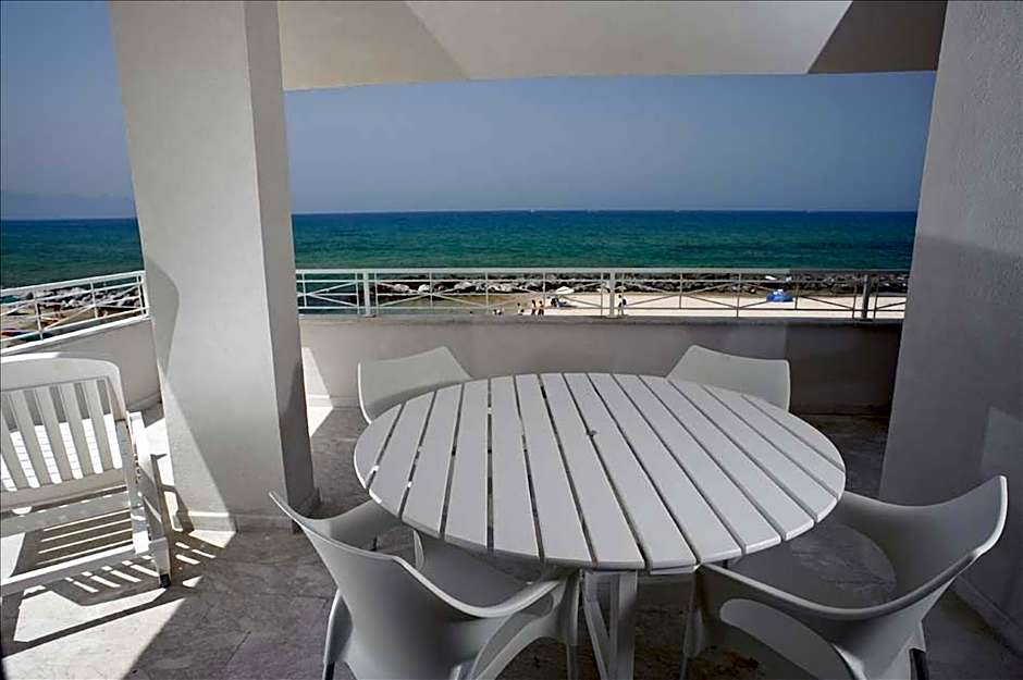 Amira Beach Villa by Le Dhome Sicily