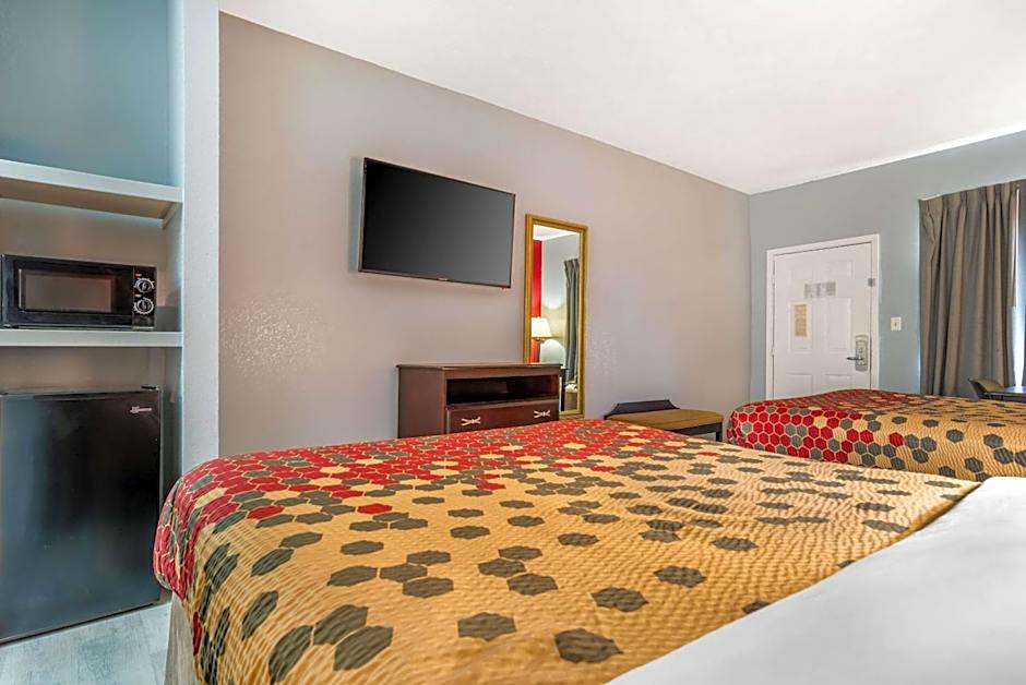 Econo Lodge Inn & Suites Philadelphia MS