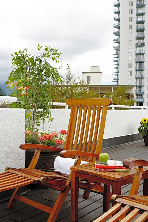 Rosellen Suites At Stanley Park
