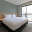 Holiday Inn Express and Suites Sunshine Coast By IHG