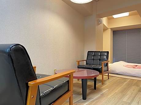 Twin Room with Private Bathroom
