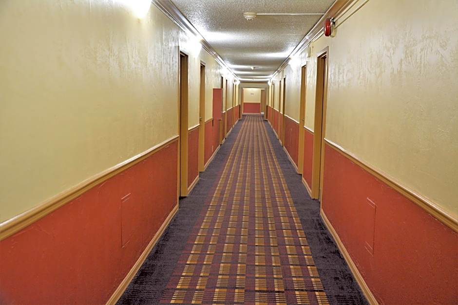 Columbus Grand Hotel & Banquet Center