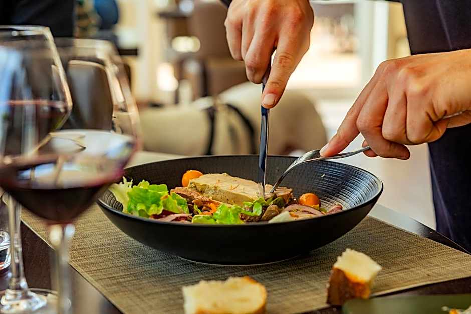 Logis Hôtel - Auberge du Pastel - Hôtel 3 étoiles et Restaurant