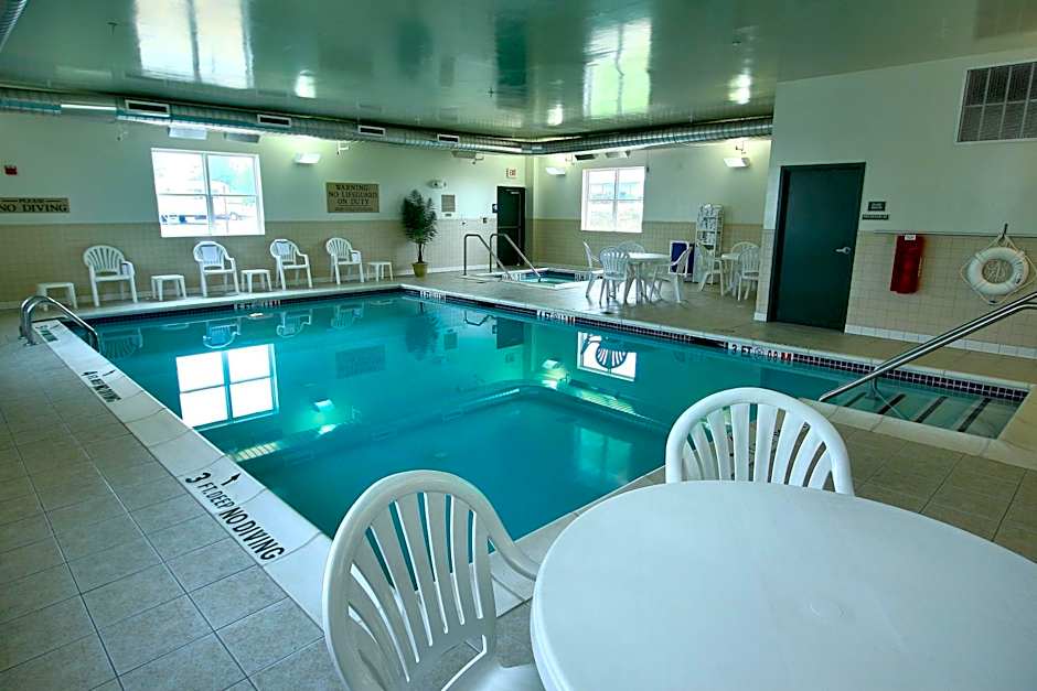 Country Inn & Suites by Radisson, Chambersburg, PA